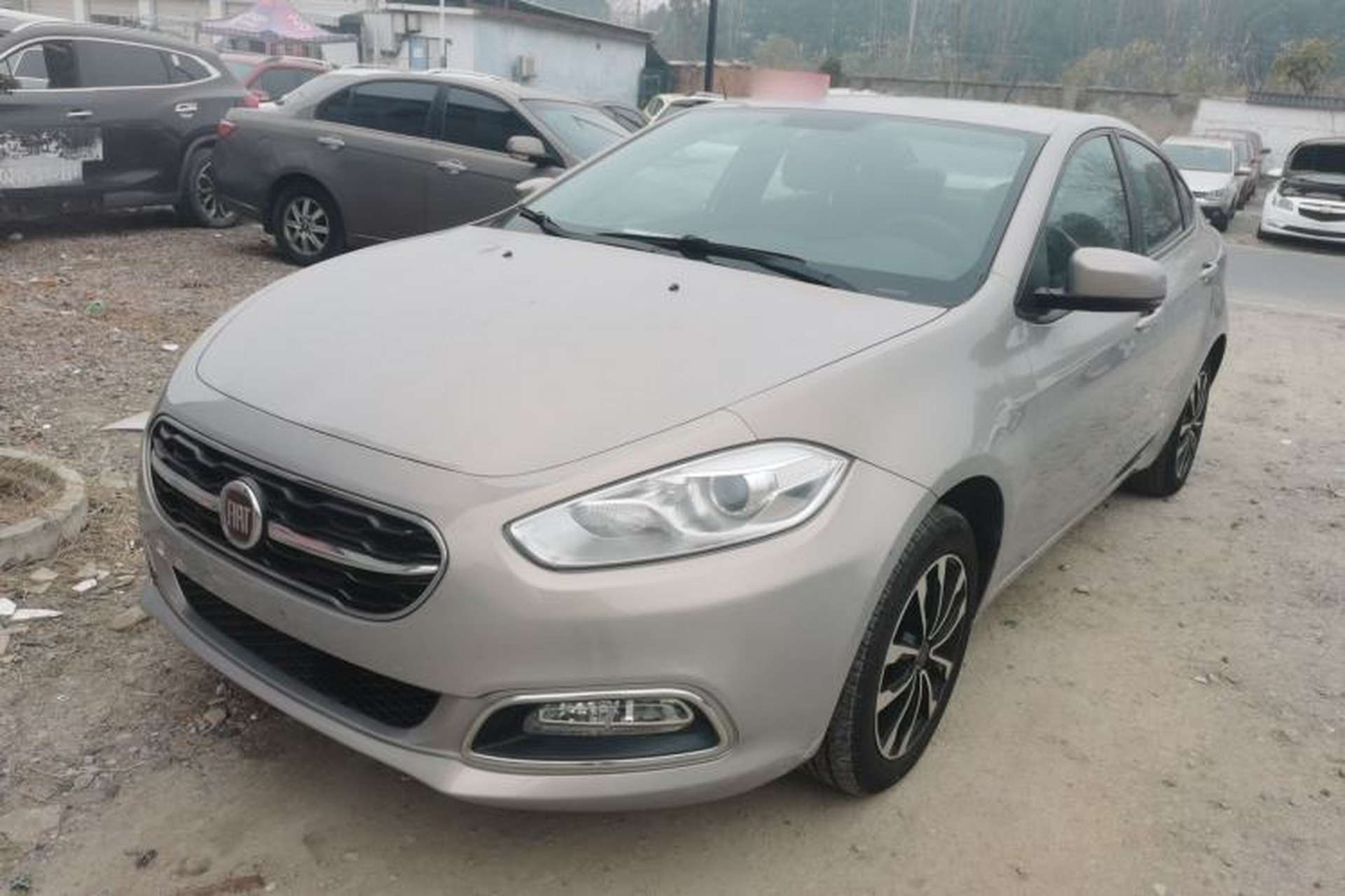 Used Fiat Viaggio 2015 1.4T Manual Enjoyment Edition Front Left 45 Deg
