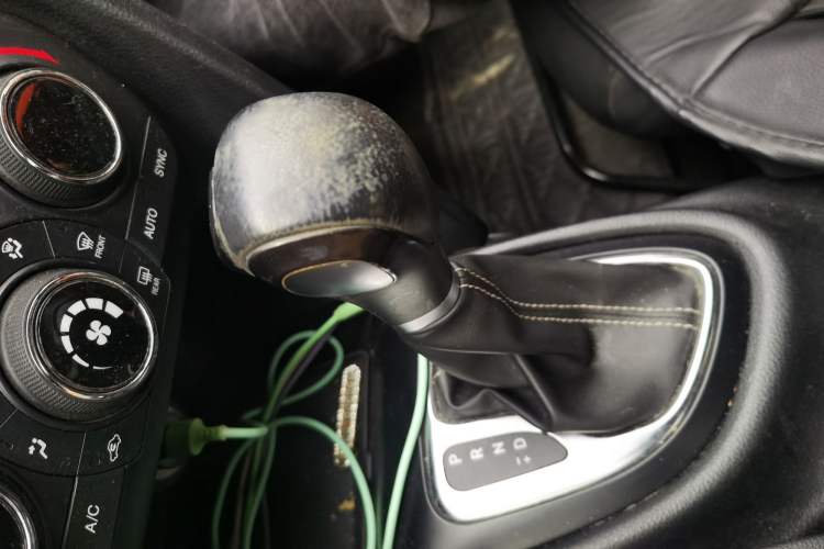 Used Fiat Viaggio 2015 1.4T Automatic Jingxiang Edition Gear Lever