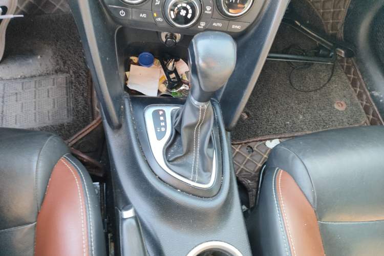 Used Fiat Viaggio 2015 1.4T Automatic Jingxiang Edition Gear Lever