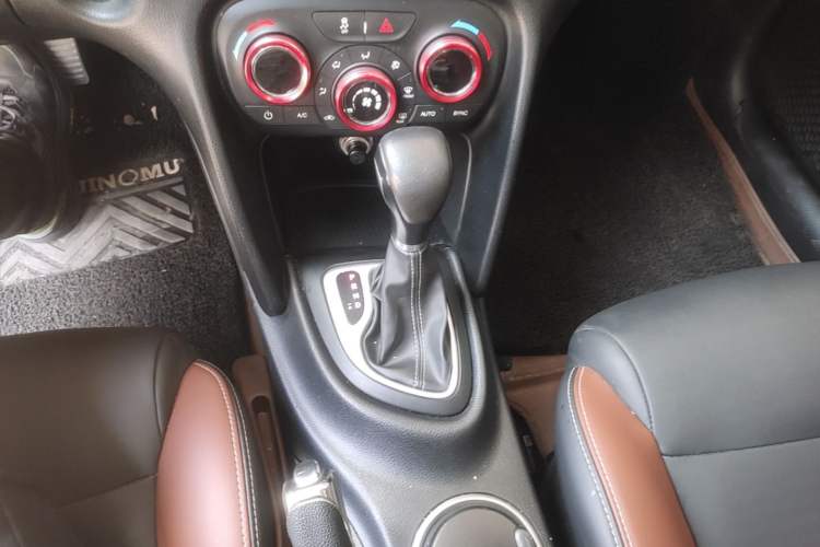 Used Fiat Viaggio 2015 1.4T Automatic Jingxiang Edition Gear Lever