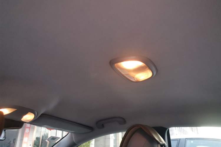 Used Fiat Viaggio 2015 1.4T Manual Enjoyment Edition Headliner