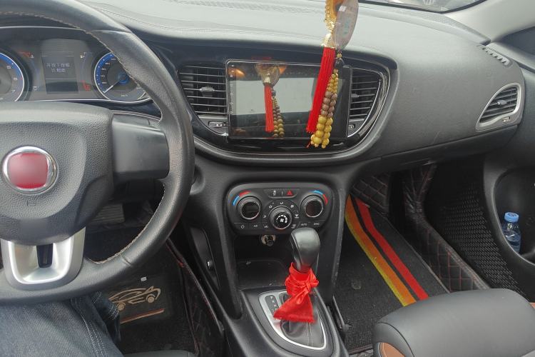 Used Fiat Viaggio 2015 1.4T Automatic Jingxiang Edition Interior 3