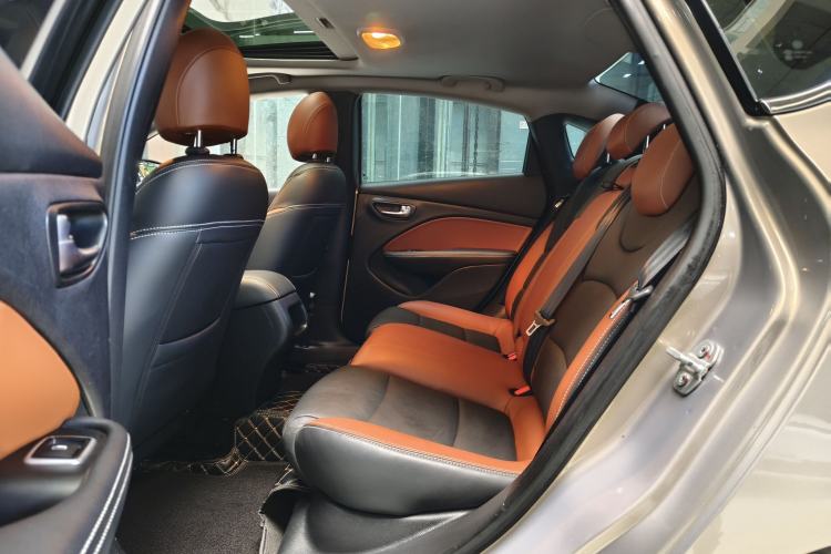 Used Fiat Viaggio 2015 1.4T Automatic Jingxiang Edition Interior 4