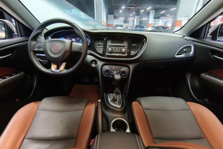 Used Fiat Viaggio 2015 1.4T Automatic Jingxiang Edition Interior 5