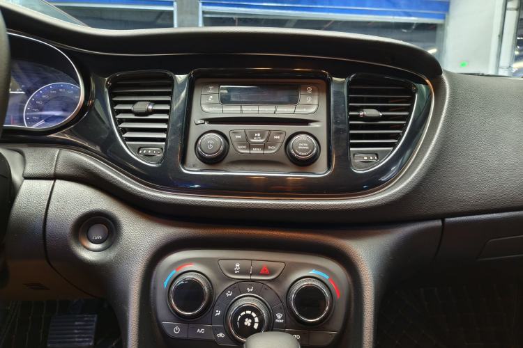 Used Fiat Viaggio 2015 1.4T Automatic Jingxiang Edition Interior 8
