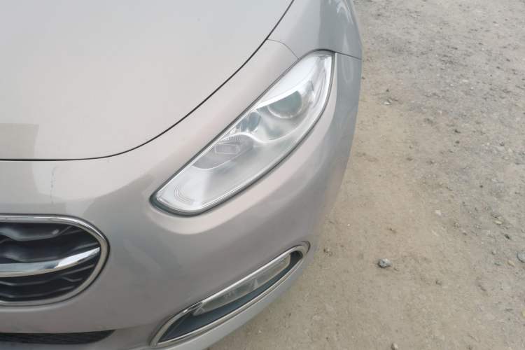 Used Fiat Viaggio 2015 1.4T Manual Enjoyment Edition Left Front Headlight