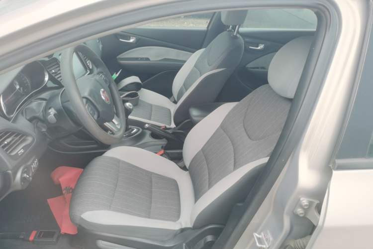 Used Fiat Viaggio 2015 1.4T Manual Enjoyment Edition Left Front Seat