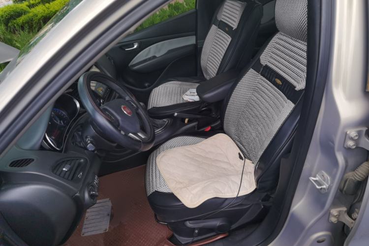 Used Fiat Viaggio 2015 1.4T Automatic Enjoyment Edition Left Front Seat