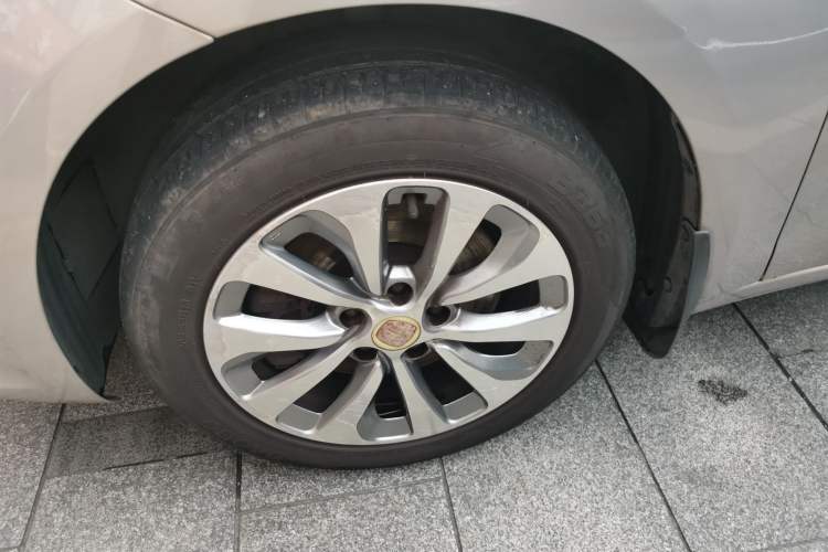 Used Fiat Viaggio 2015 1.4T Manual Enjoyment Edition Left Front Wheel Hub