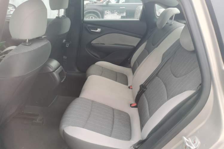 Used Fiat Viaggio 2015 1.4T Manual Enjoyment Edition Left Rear Seat