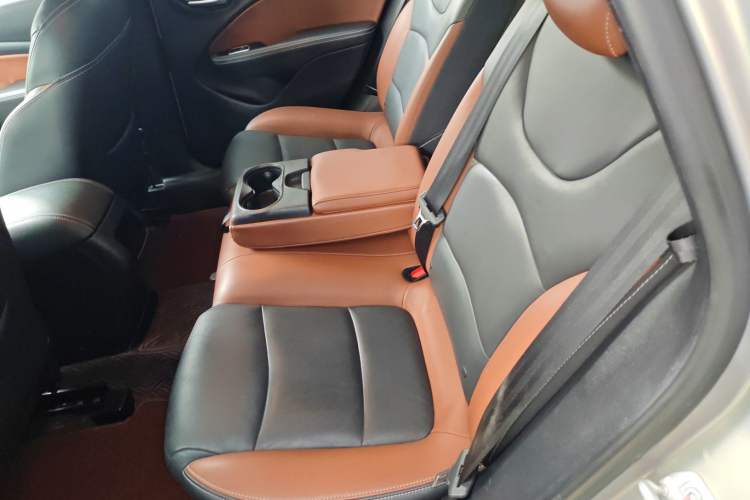 Used Fiat Viaggio 2015 1.4T Automatic Jingxiang Edition Left Rear Seat