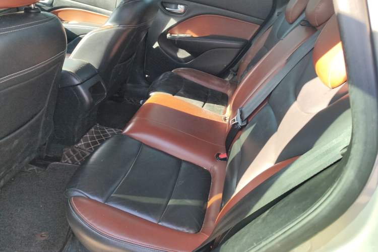 Used Fiat Viaggio 2015 1.4T Automatic Jingxiang Edition Left Rear Seat