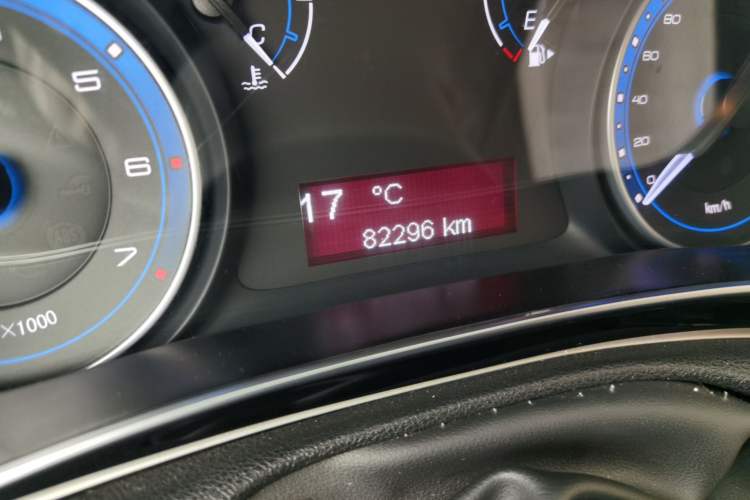Used Fiat Viaggio 2015 1.4T Automatic Enjoyment Edition Odometer Close Up