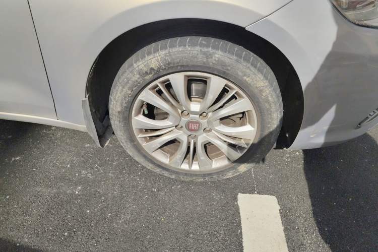 Used Fiat Viaggio 2015 1.4T Manual Jingxiang Edition Right Front Wheel Hub