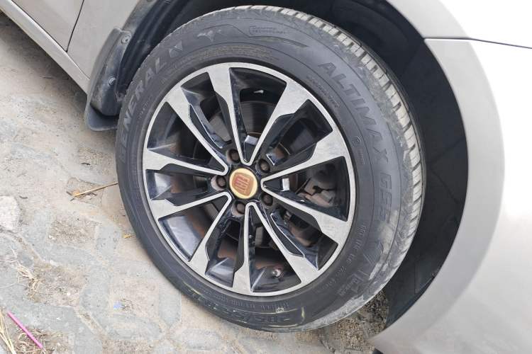 Used Fiat Viaggio 2015 1.4T Manual Enjoyment Edition Right Front Wheel Hub