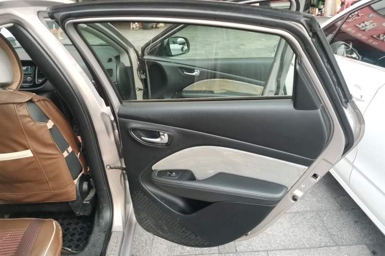 Used Fiat Viaggio 2015 1.4T Manual Enjoyment Edition Right Rear Door Interior