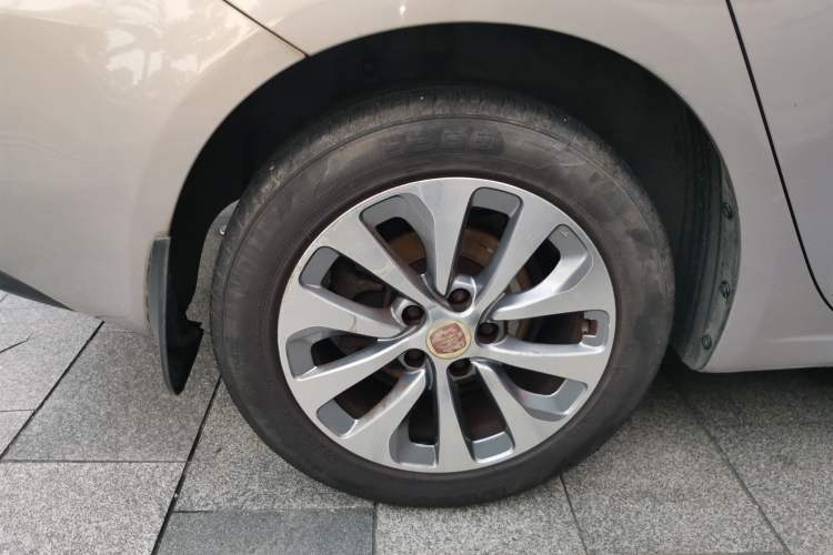 Used Fiat Viaggio 2015 1.4T Manual Enjoyment Edition Right Rear Wheel Hub