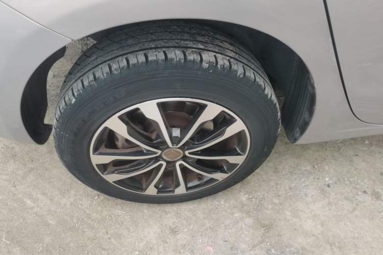 Used Fiat Viaggio 2015 1.4T Manual Enjoyment Edition Right Rear Wheel Hub