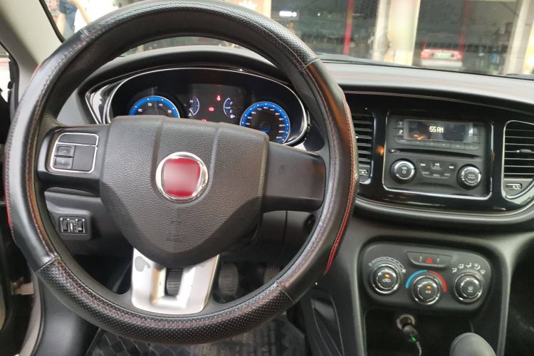 Used Fiat Viaggio 2015 1.4T Manual Enjoyment Edition Steering Wheel