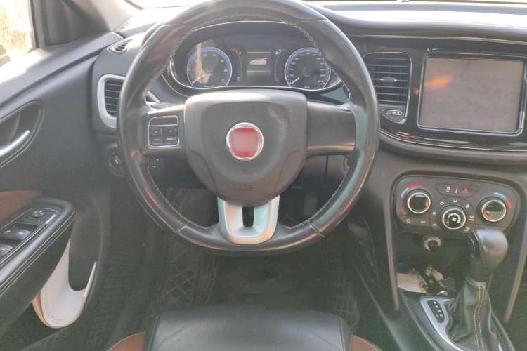 Used Fiat Viaggio 2015 1.4T Automatic Jingxiang Edition Steering Wheel