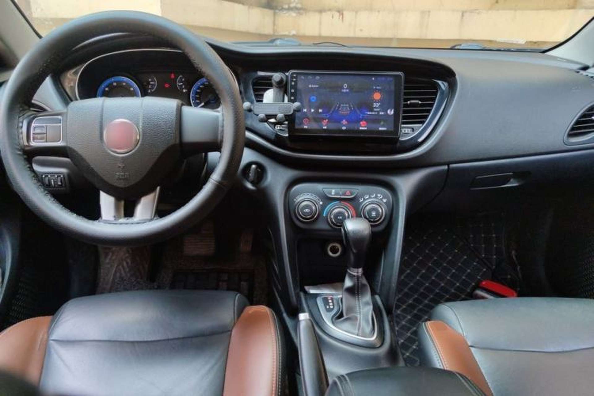Used Fiat Viaggio 2017 1.4T Automatic Enjoyment Edition Center Console