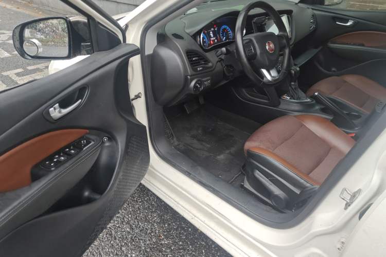 Used Fiat Viaggio 2017 1.4T Automatic Jingxiang Edition Driver Seat