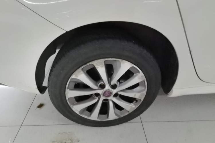 Used Fiat Viaggio 2017 1.4T Automatic Jingxiang Edition Right Rear Wheel Hub
