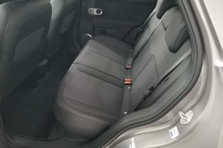 Used firefly 2025 Free Edition Interior 4