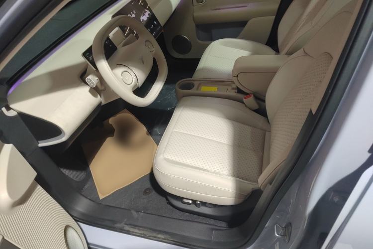 Used firefly 2025 Illuminated Edition Left Front Seat