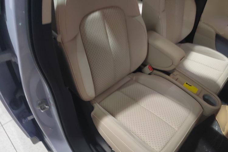 Used firefly 2025 Illuminated Edition Right Front Seat