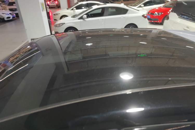 Used firefly 2025 Illuminated Edition Roof