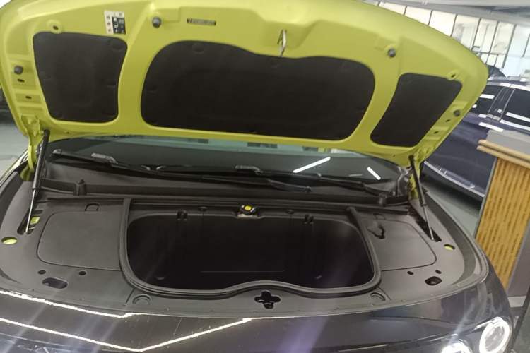 Used firefly 2025 Free Edition Engine Bay