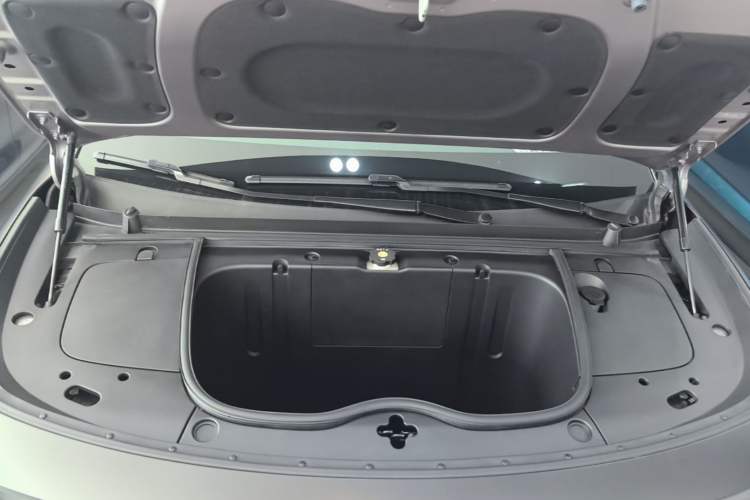 Used firefly 2025 Free Edition Engine Bay