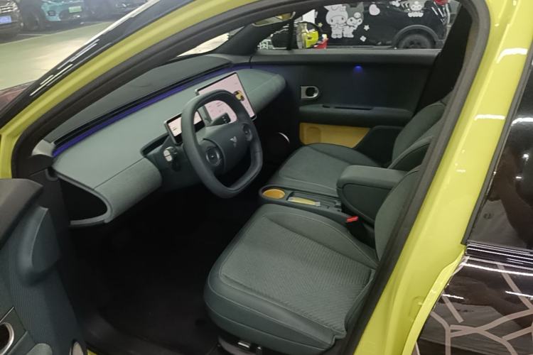 Used firefly 2025 Free Edition Left Front Seat