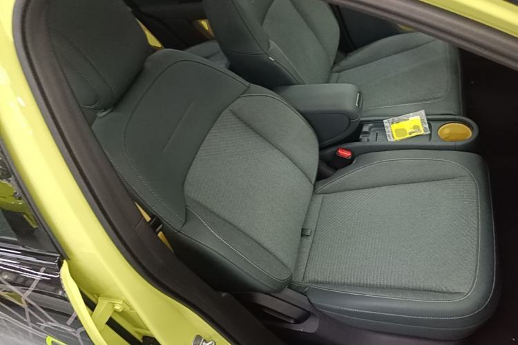 Used firefly 2025 Free Edition Right Front Seat