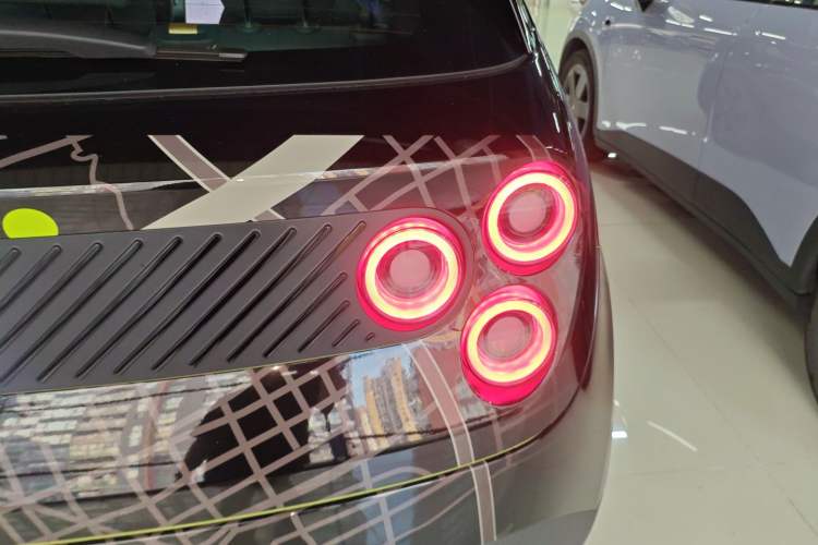 Used firefly 2025 Free Edition Right Rear Taillight