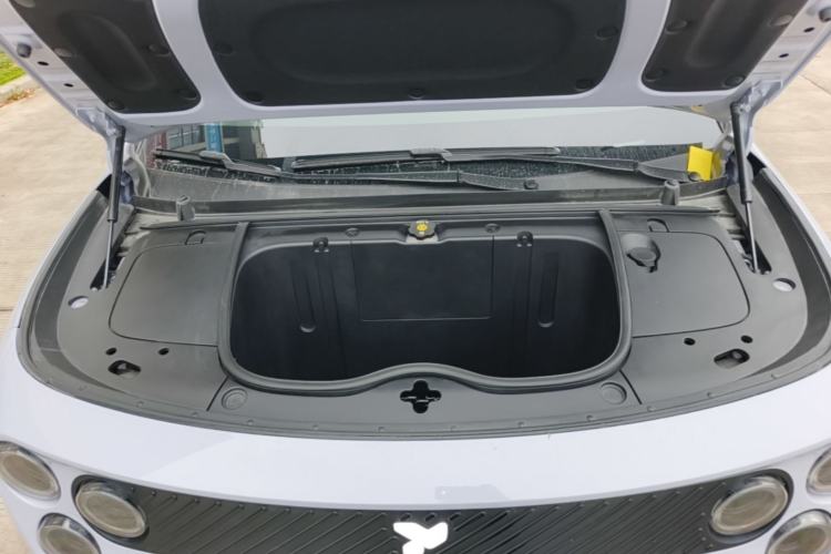 Used firefly 2025 Illuminated Edition Engine Bay