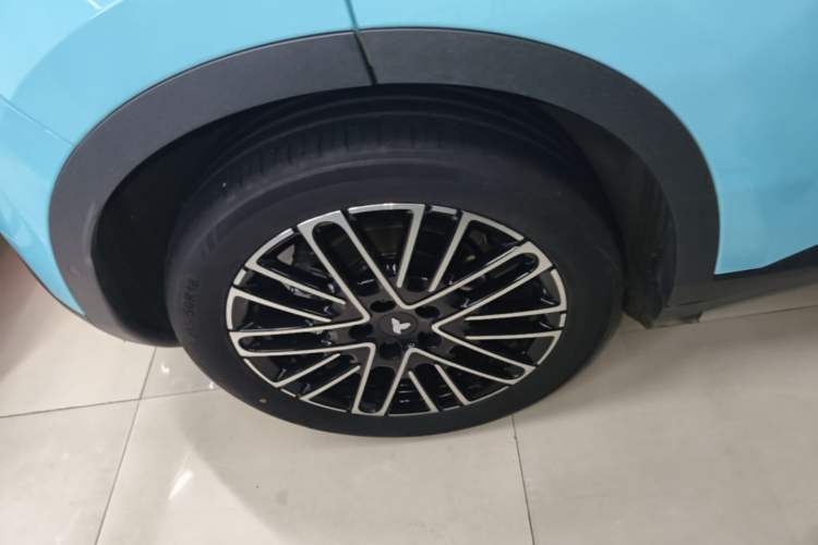 Used firefly 2025 Illuminated Edition Right Rear Wheel Hub
