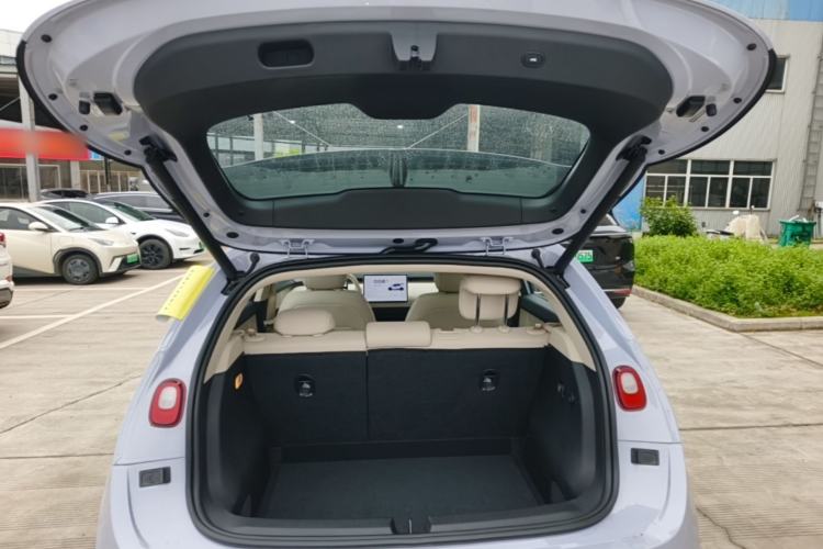 Used firefly 2025 Illuminated Edition Trunk