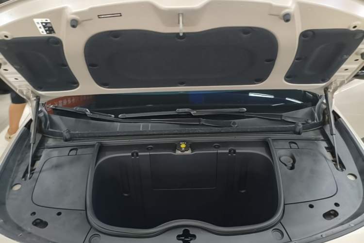 Used firefly 2025 Illuminated Edition Engine Bay