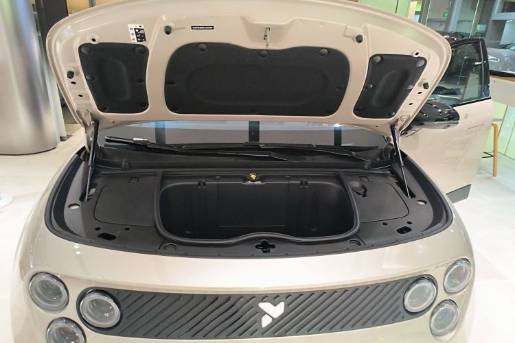 Used firefly 2025 Free Edition Engine Bay