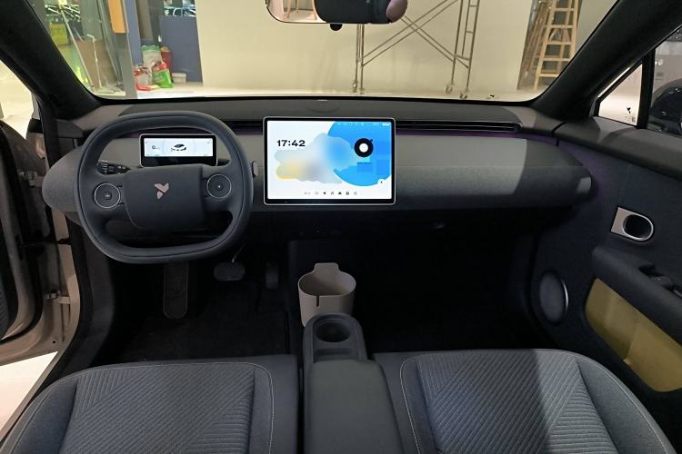 Used firefly 2025 Free Edition Interior 2