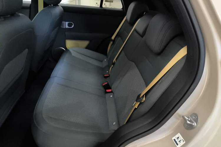 Used firefly 2025 Free Edition Interior 4