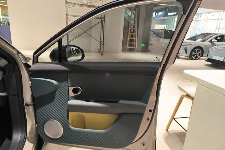 Used firefly 2025 Free Edition Interior 5