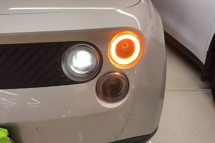 Used firefly 2025 Illuminated Edition Left Front Headlight