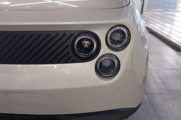 Used firefly 2025 Illuminated Edition Left Front Headlight