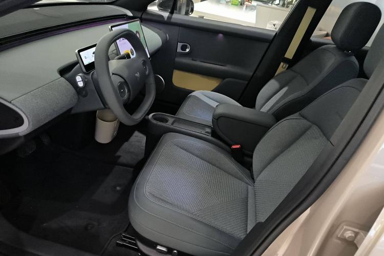 Used firefly 2025 Free Edition Left Front Seat