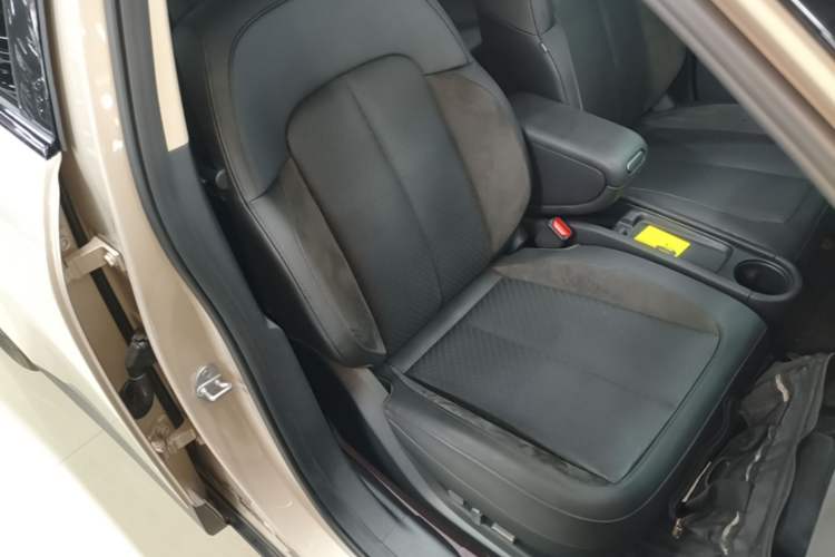 Used firefly 2025 Illuminated Edition Right Front Seat