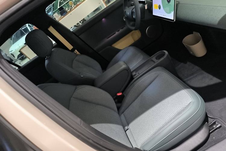 Used firefly 2025 Free Edition Right Front Seat
