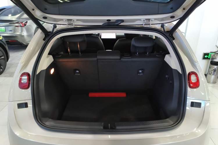 Used firefly 2025 Illuminated Edition Trunk